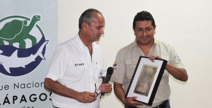 Arturo Izurieta (CDF) and Walter Bustos (GNPD).