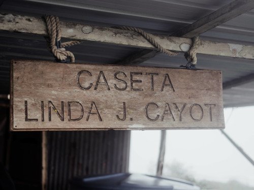 Caseta Linda J. Cayot, nombre dado por los guardaparques del Parque Nacional Galápagos a una cabaña ubicada en la isla Isabela.  