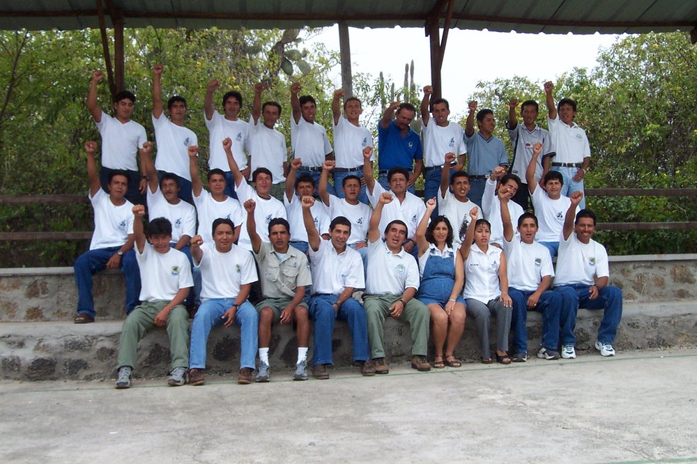 Equipo de trabajo con Felipe Cruz.