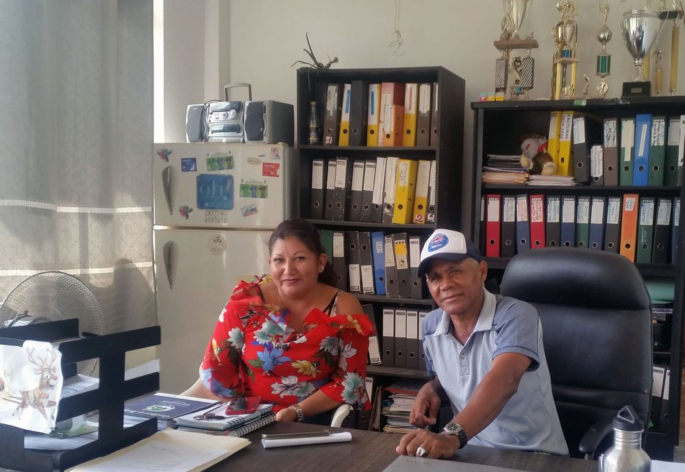 Gerenta (Sra. Daisy Vera) y Presidente (Sr. Ricardo Castillo) de la Cooperativa de Pesca COPESAN, isla San Cristóbal. Foto: Vanessa Almachi/FCD