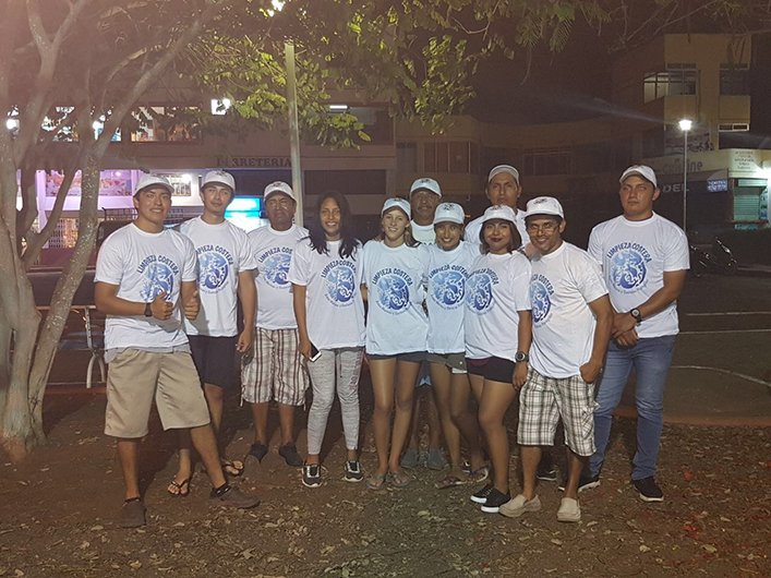Most of the team gathered before boarding the boat.