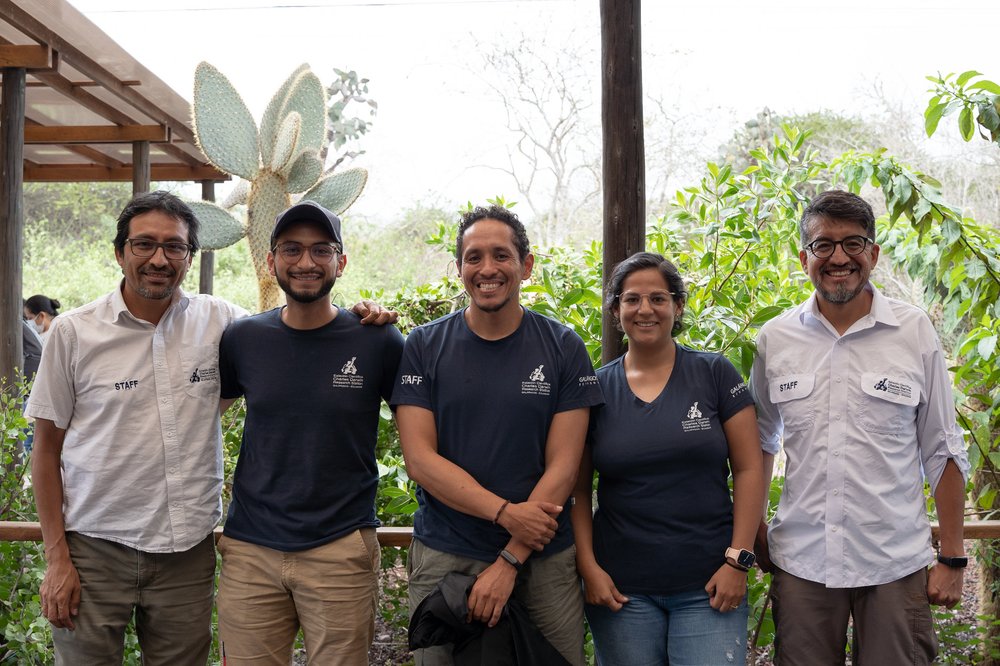 Parte del equipo de científicos e investigadores de la FCD que presentó ponencias magistrales en el IV Simposio Ciencias en Galápagos. Foto: Rashid Cruz, FCD. 