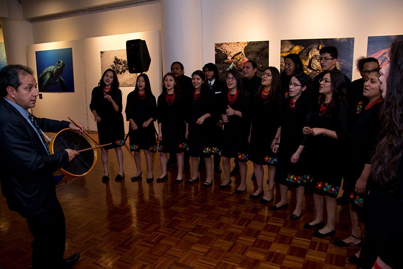 The Choir of the Catholic University presented a repertoire during the opening of the exhibition